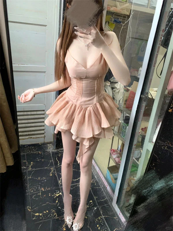 👗夏季必备！法式甜辣吊带裙💖