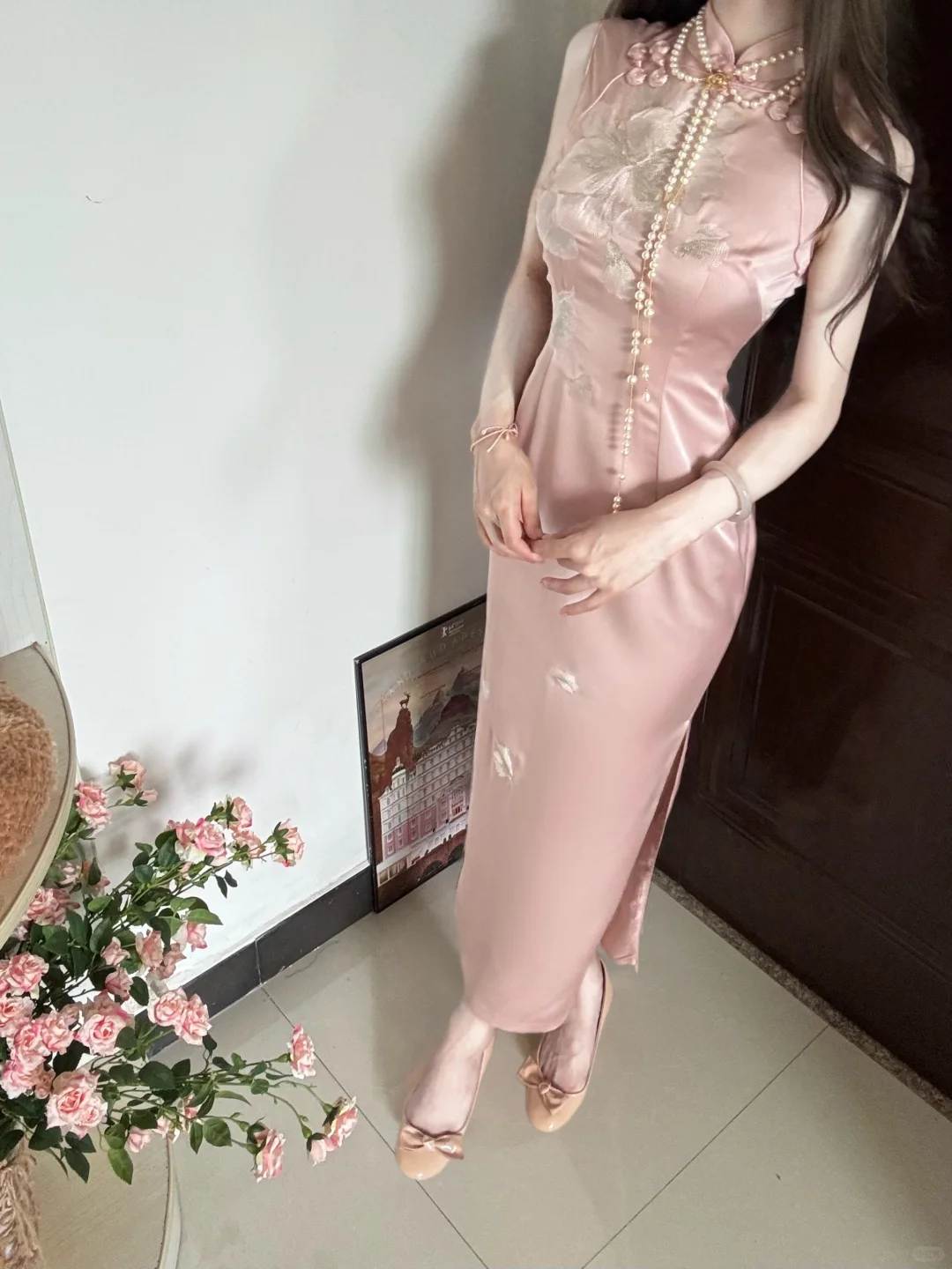 中式美学｜银丝牡丹刺绣旗袍