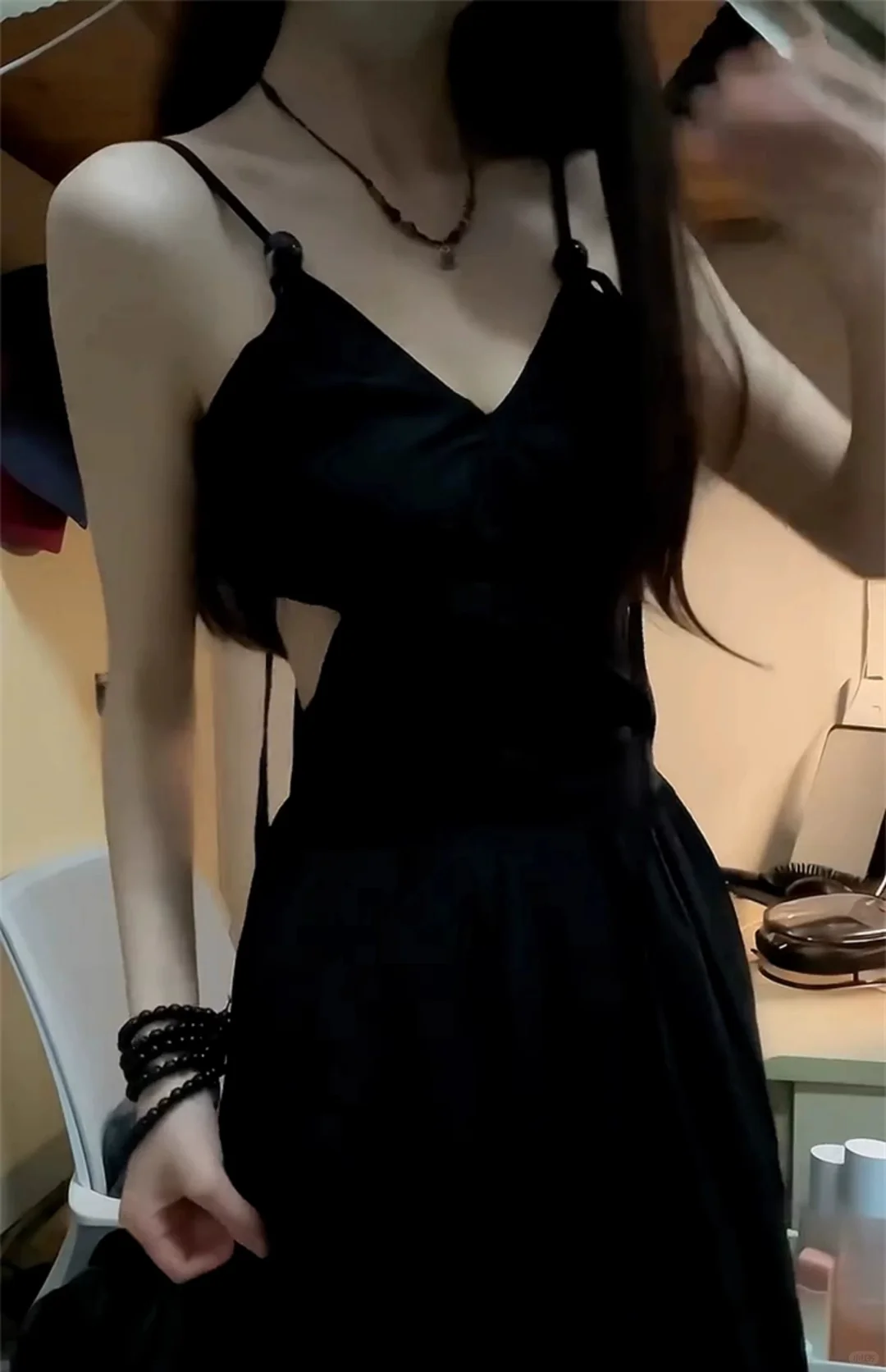 黑色吊带裙💃我的性感小秘密！