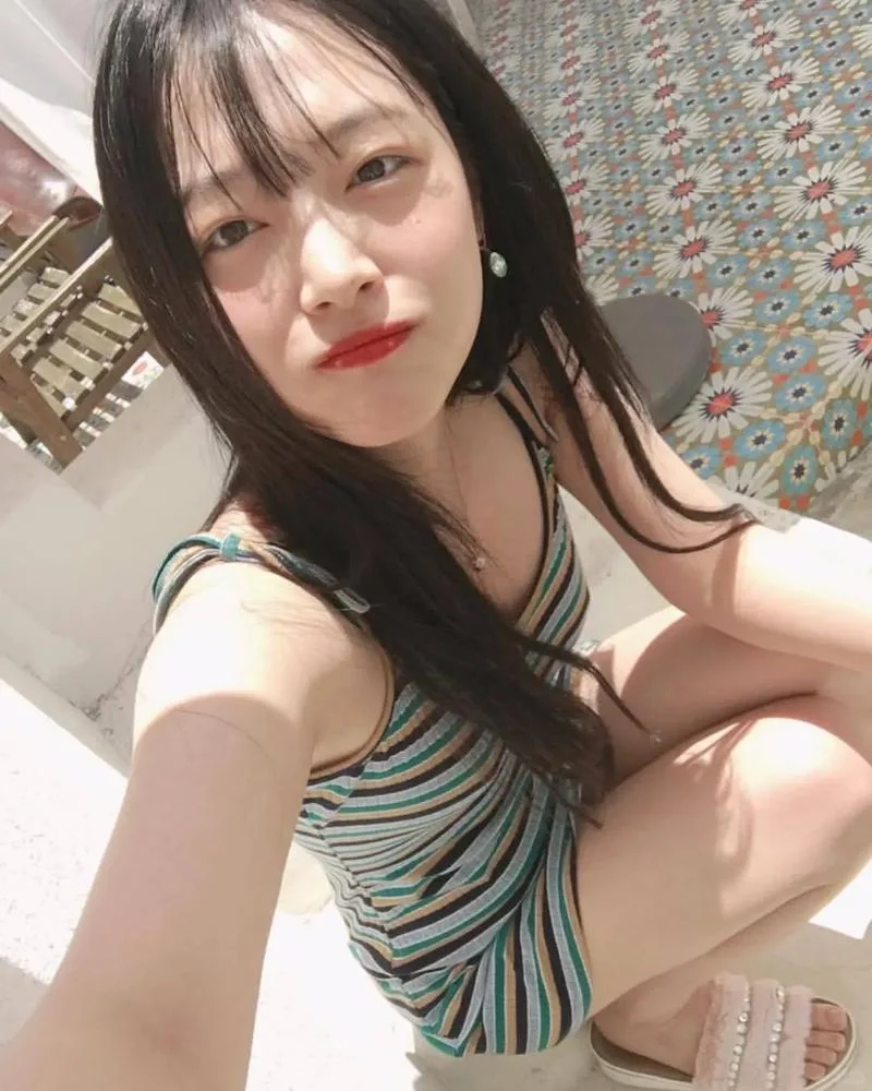 我像一颗快要烂掉的水蜜桃