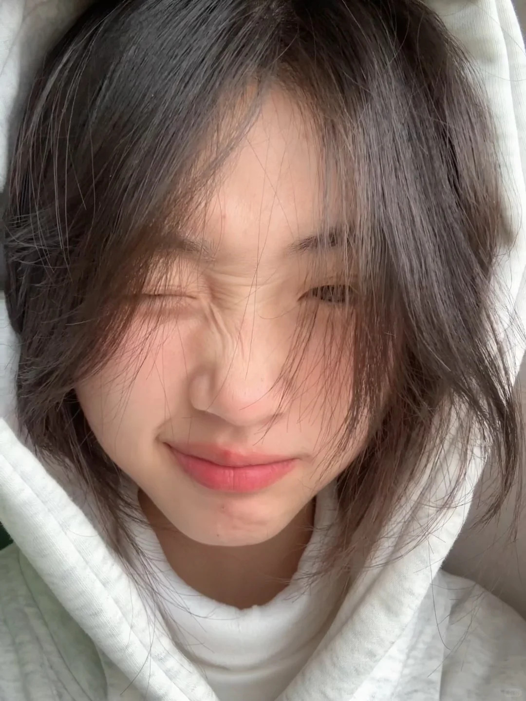 17岁正是素颜就很美的年纪...