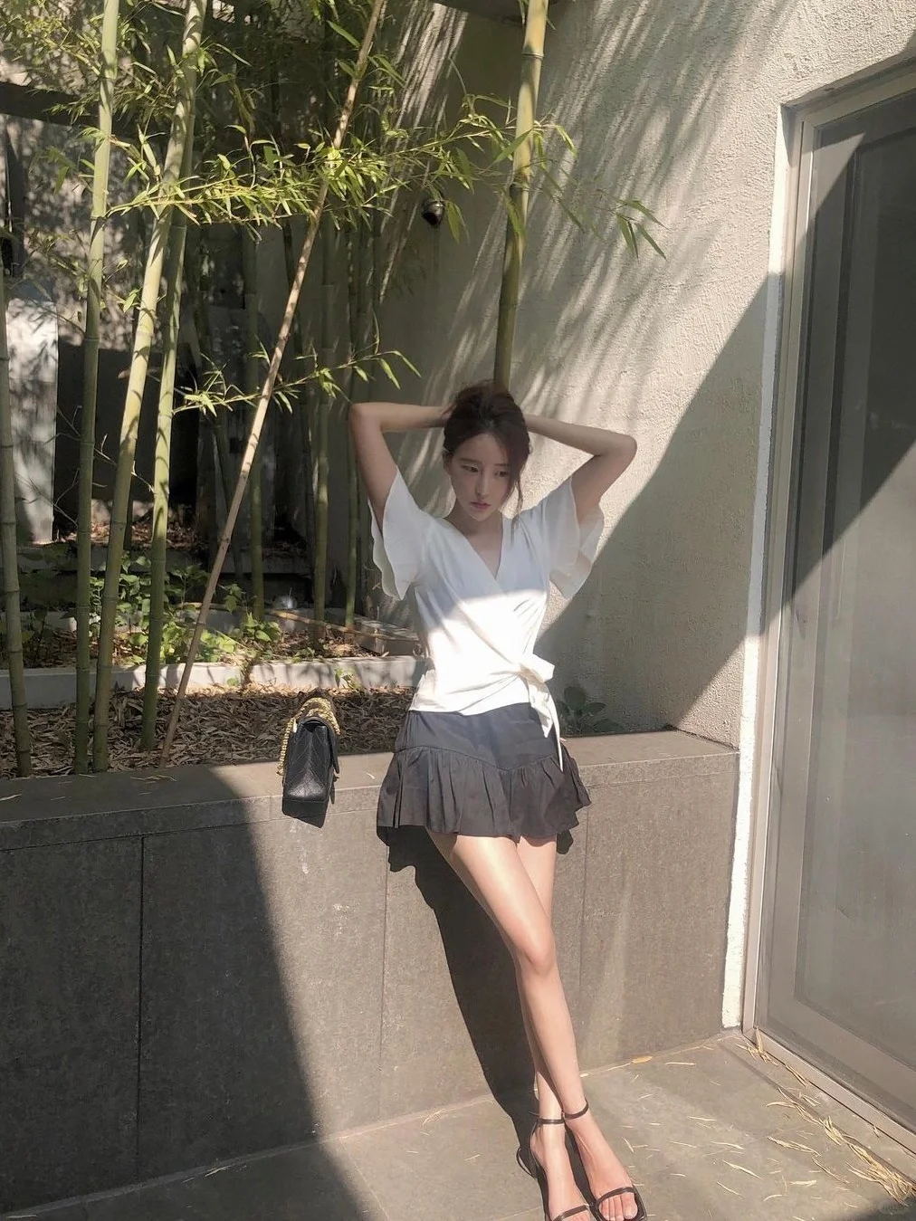长腿女生这样穿太美了，轻松秀出逆天大长腿
