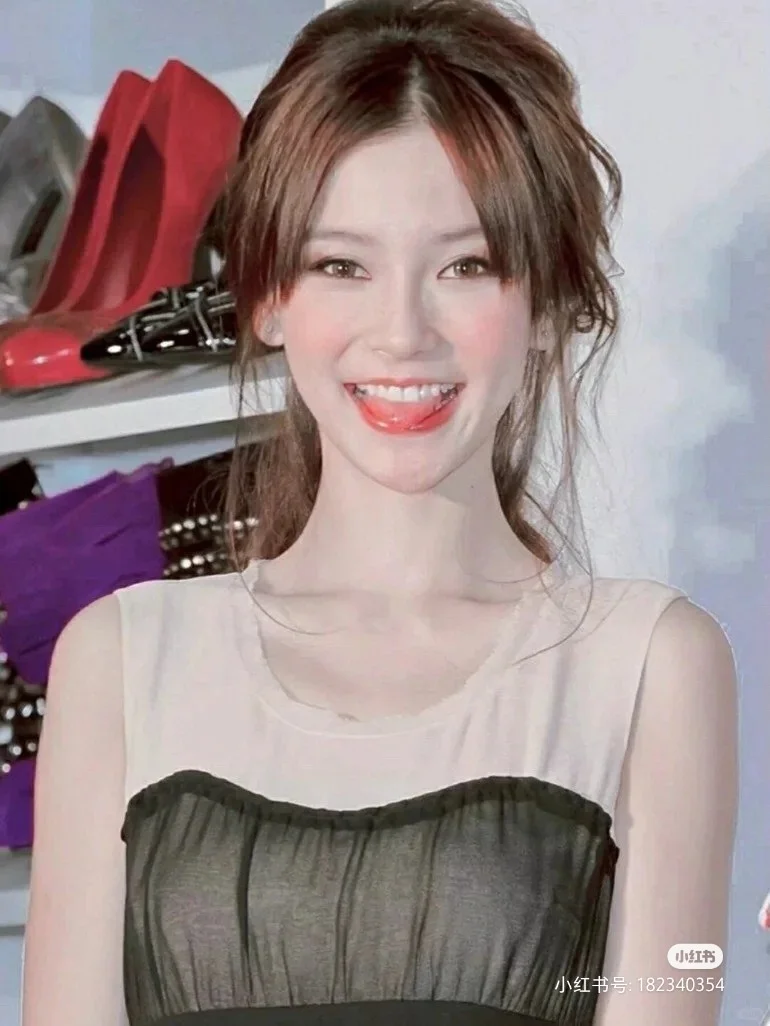 这个颜值没法黑了吧 太爱鼻姐嫩模时期的颜