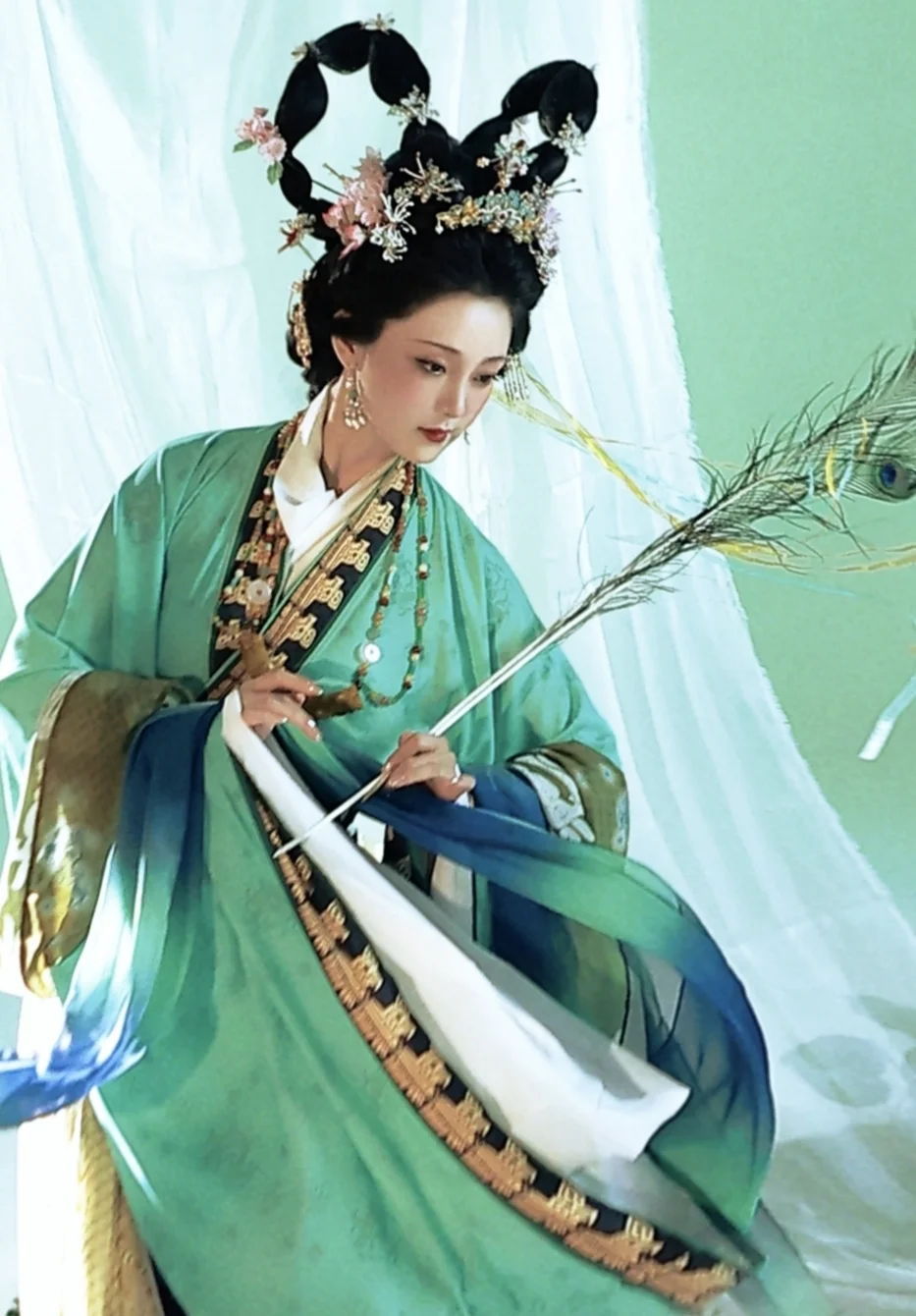 洛神赋·轻云蔽月｜仕女图