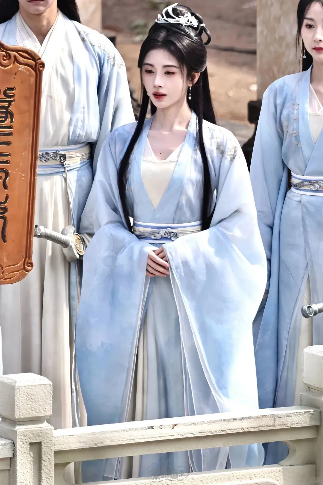 鞠婧祎蓝色系古风壁纸