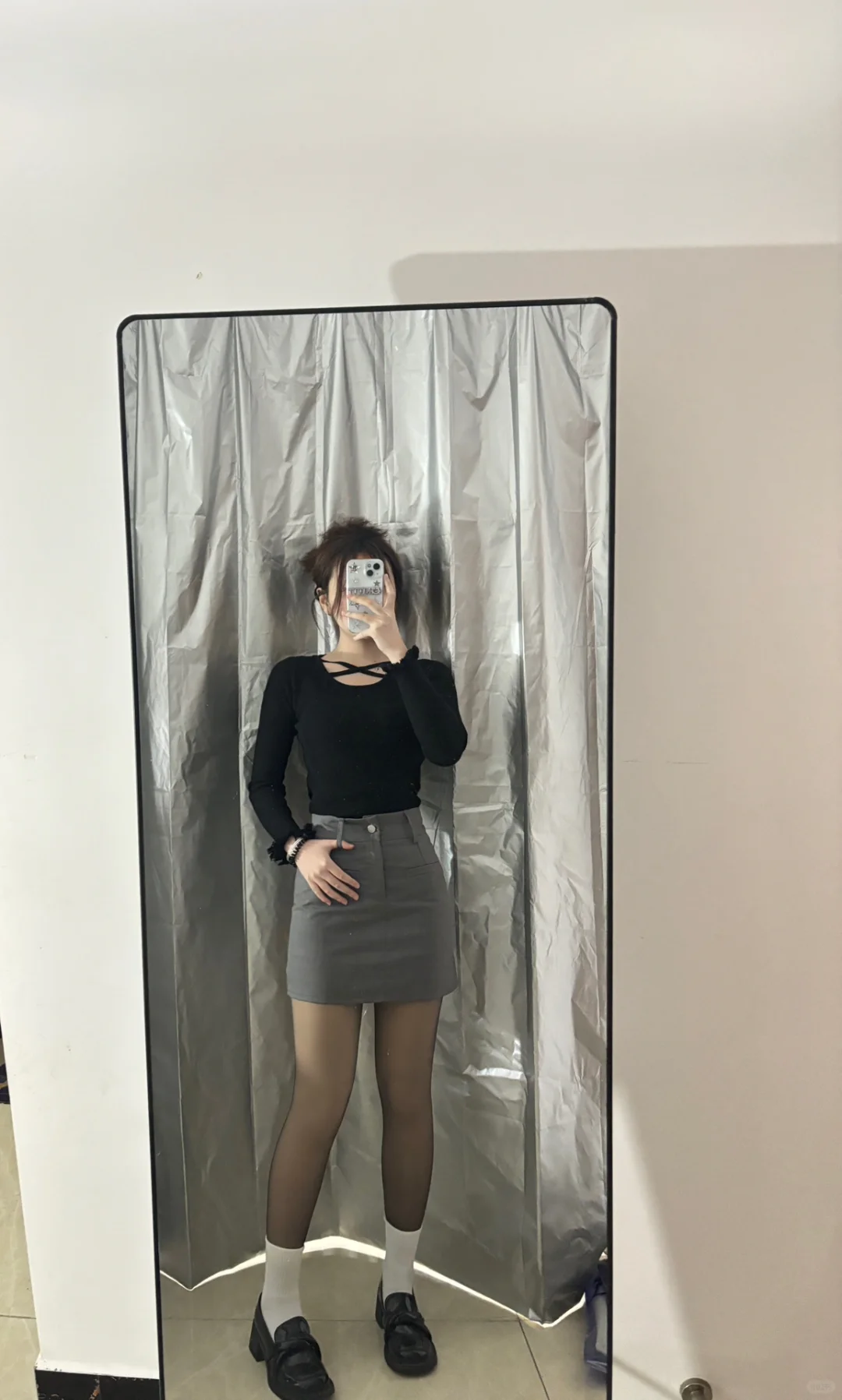 1还是2？好纠结要穿黑丝还是肉丝呀