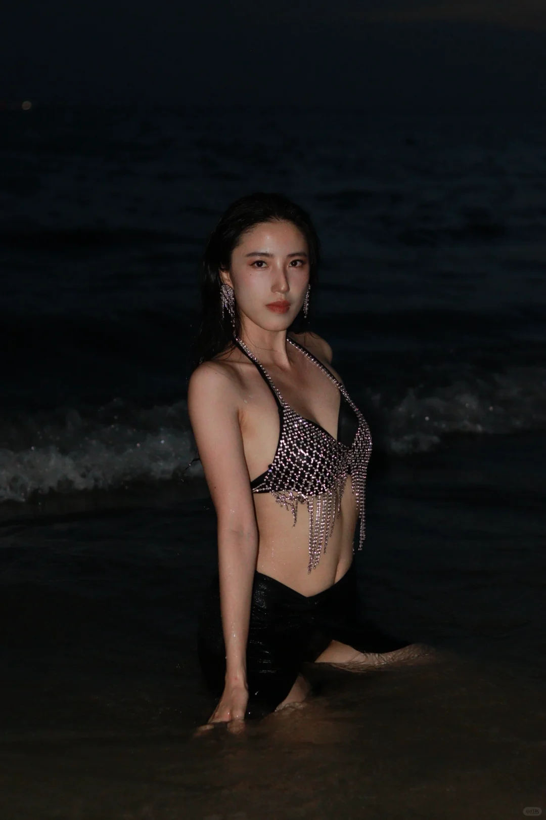 夜越黑暗，我越耀眼