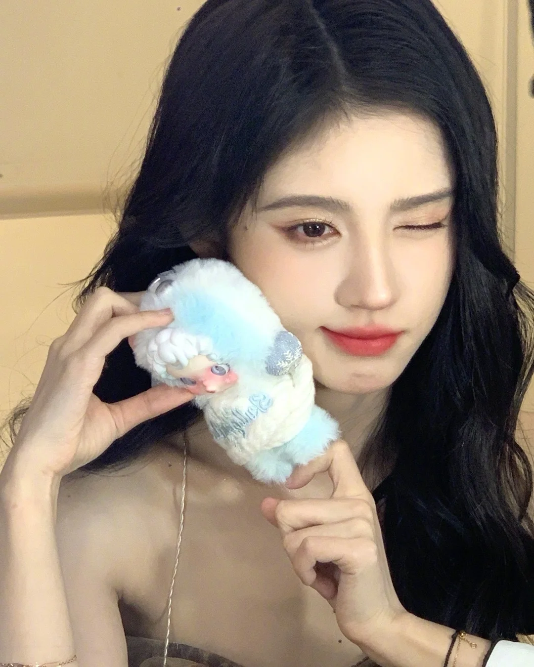 氛围感美女～小鞠拿捏住了❤️
