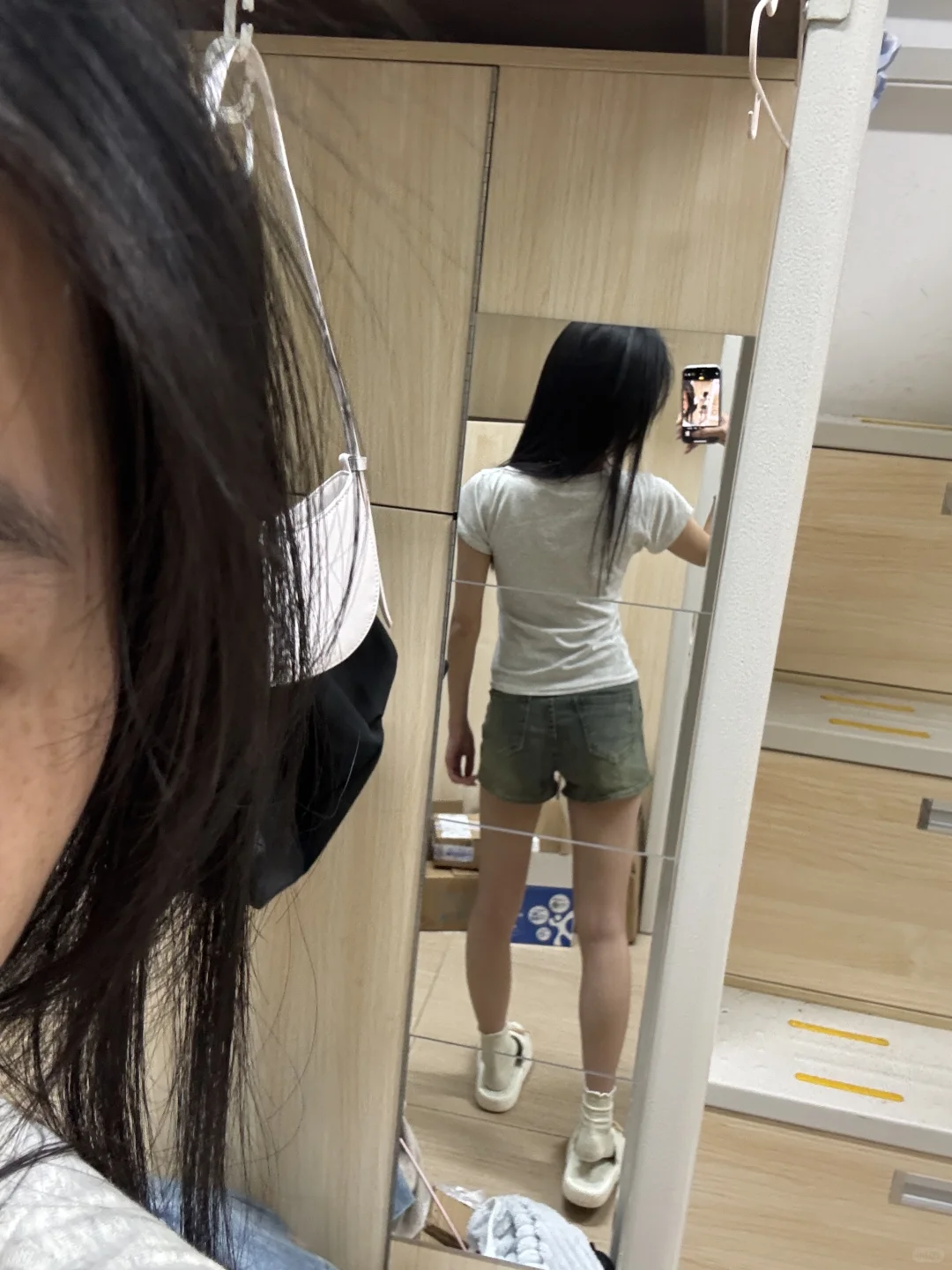 为什么我的腿像莲藕一样！一截一截的！