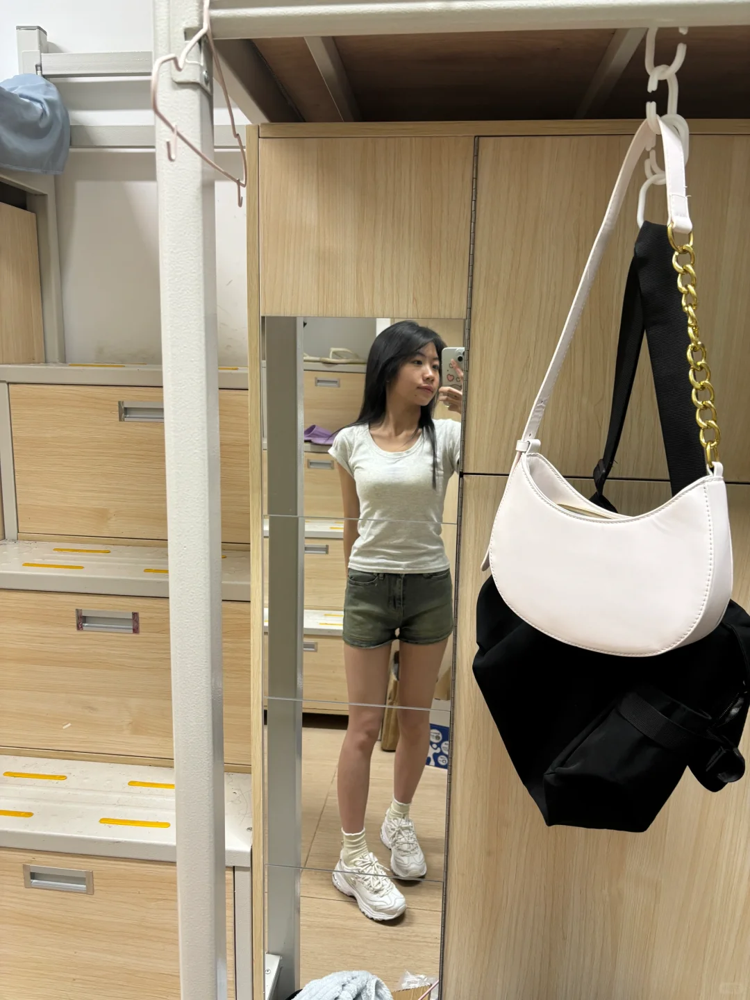 为什么我的腿像莲藕一样！一截一截的！