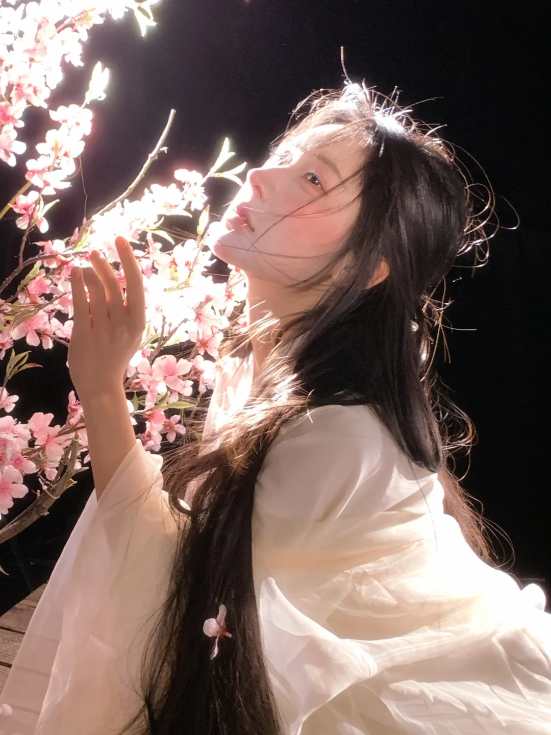 “桃之夭夭，灼灼其华”清冷新中式｜杭州写真