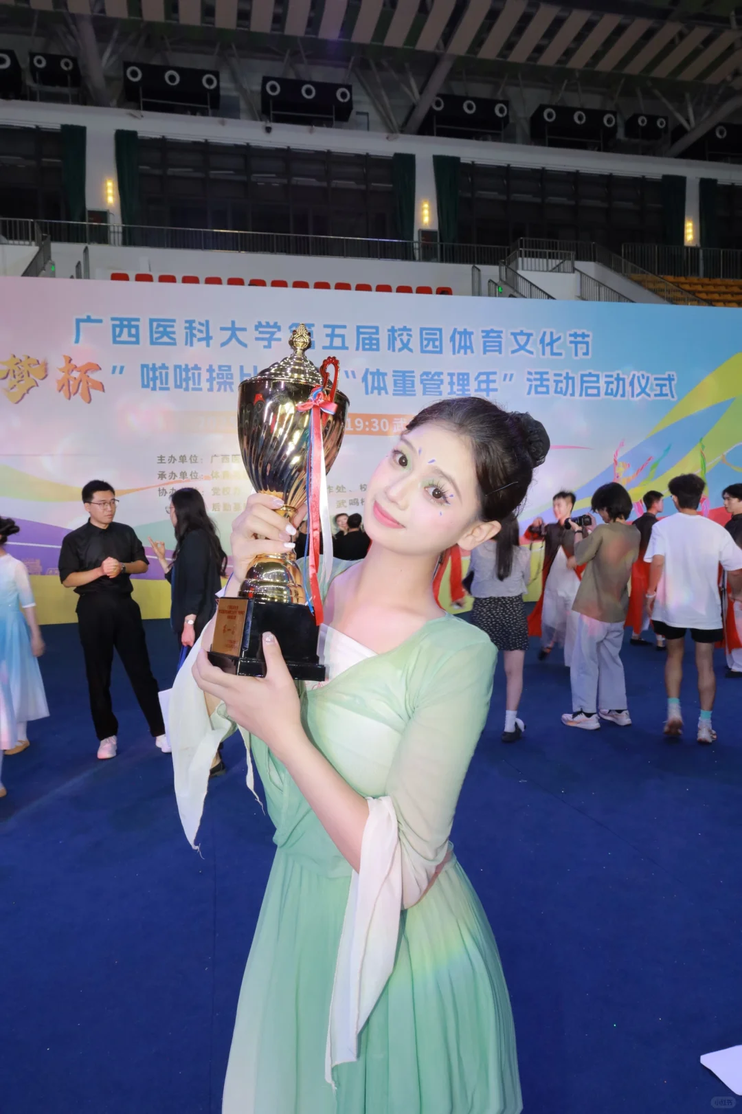 做自己青春记忆里的女主角