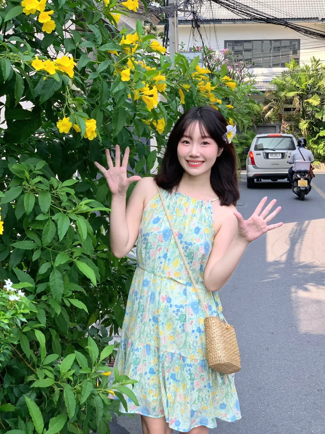 把花丛穿在身上