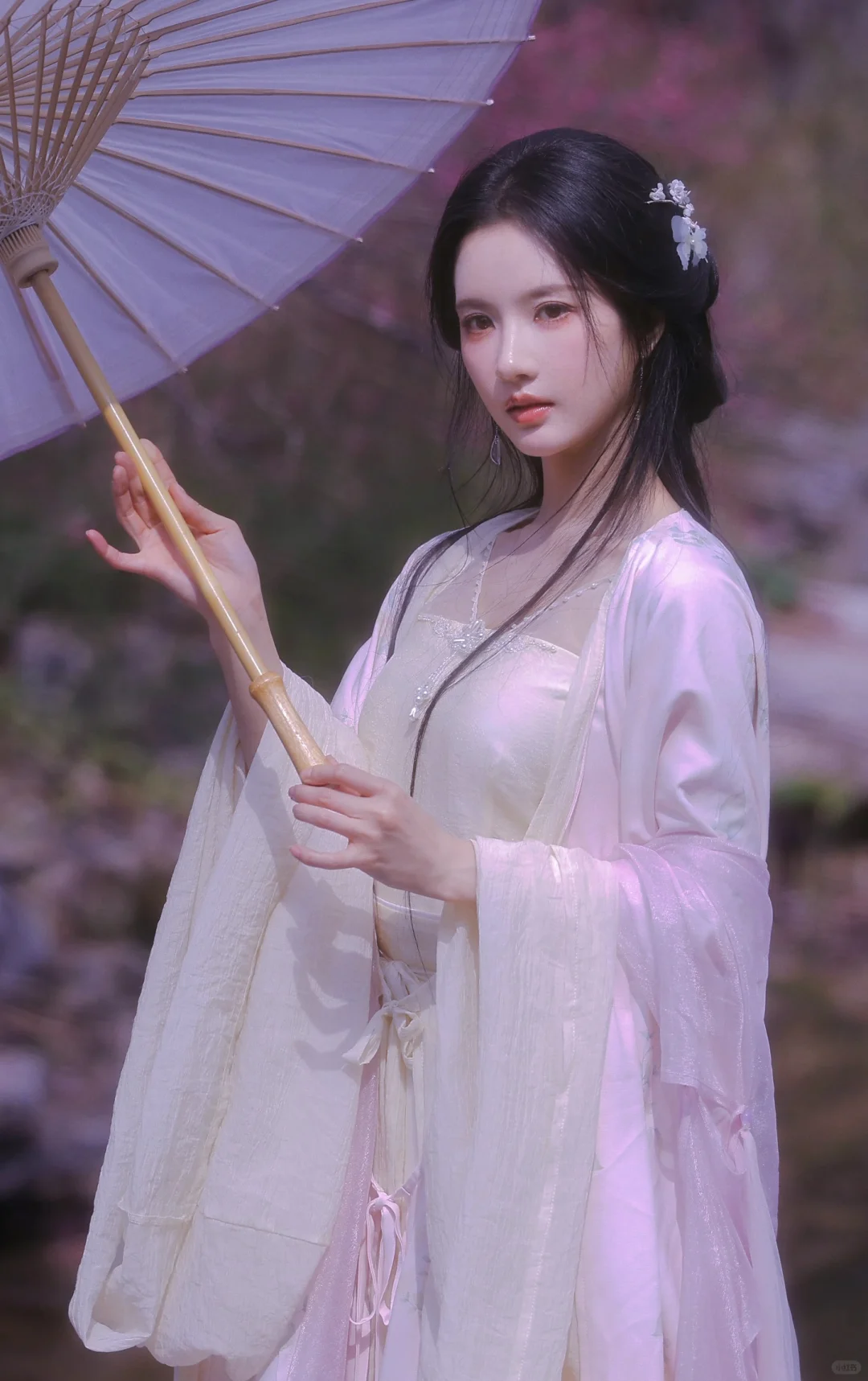 「刘些宁」 • 桃花美人