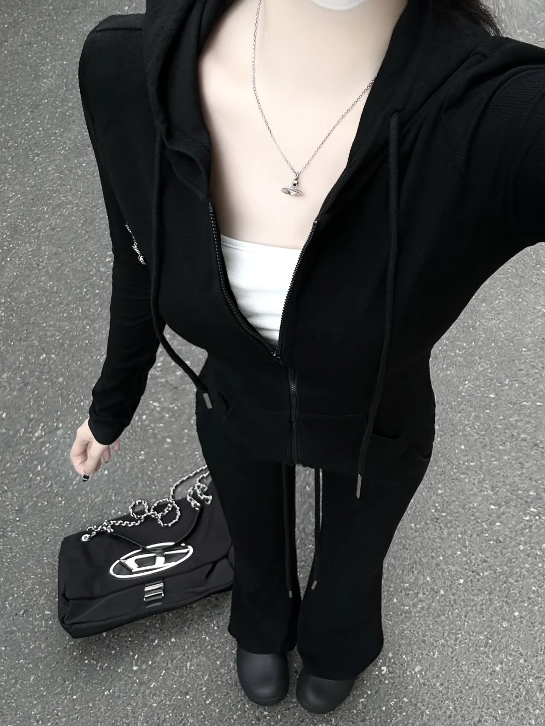 All black收腰运动服绝了!清冷运动感🖤