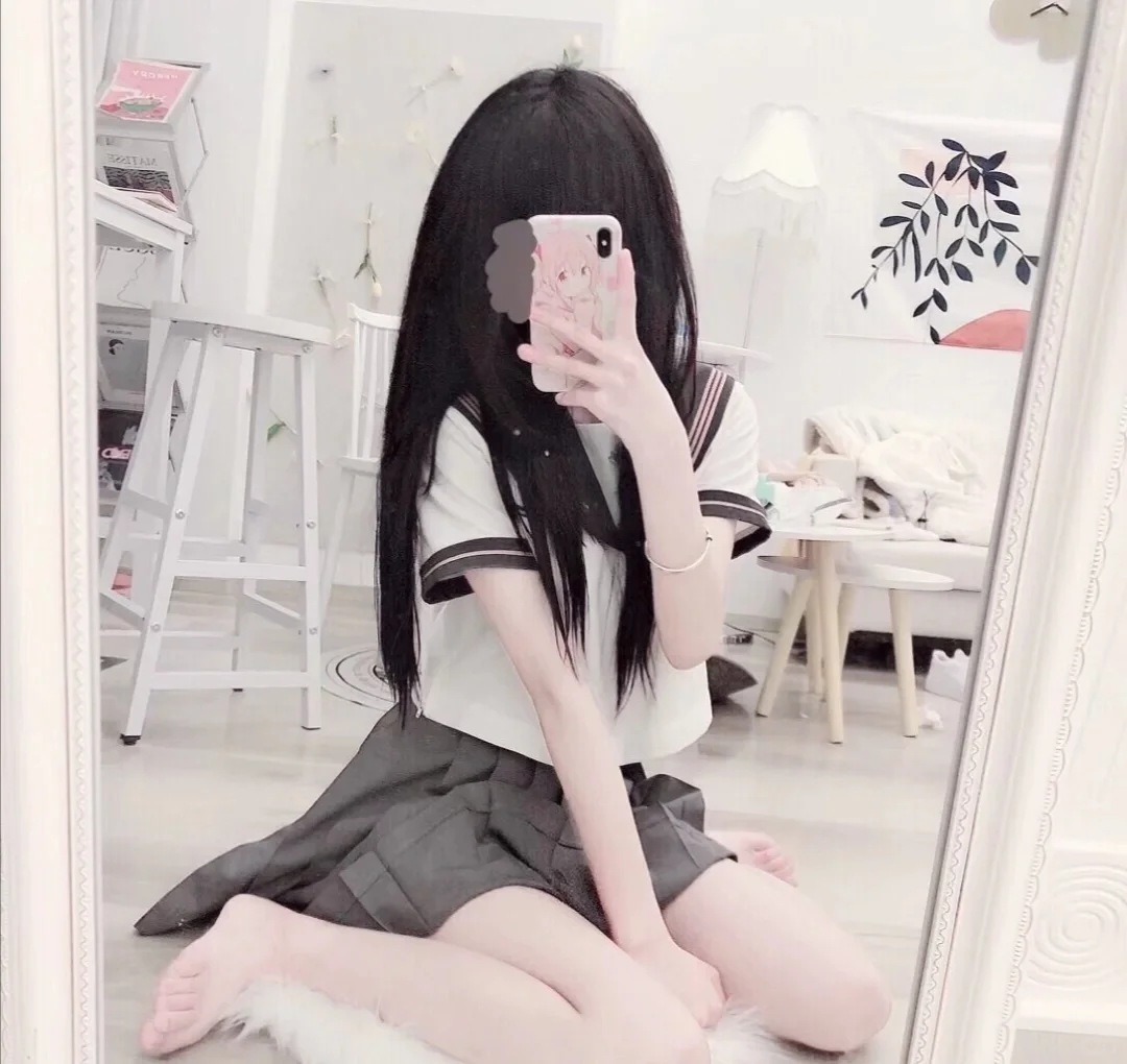 “今天的设定是纯情女高中生”／软妹女头