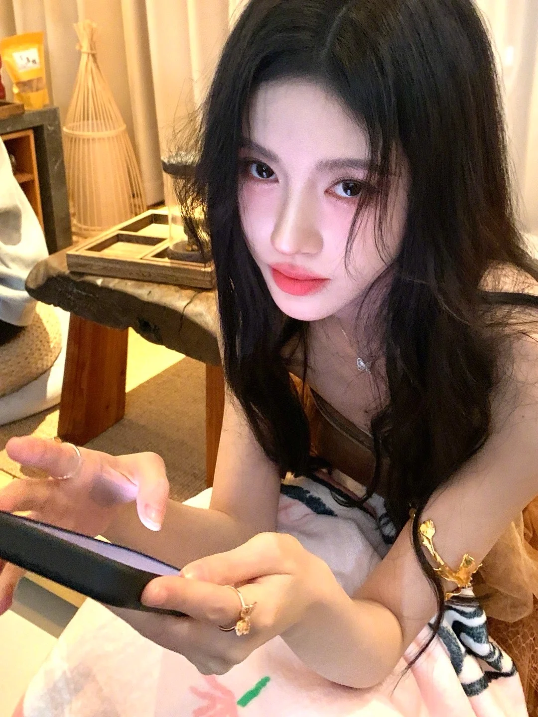 氛围感美女～小鞠拿捏住了❤️