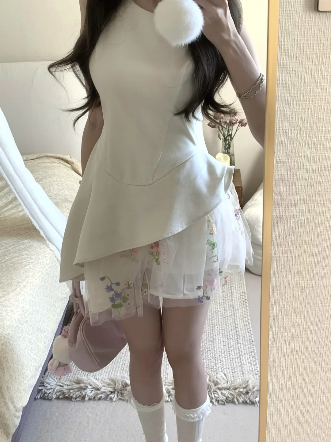裙摆上有小花花°‧₊˚✿₍ᐢ..ᐢ₎