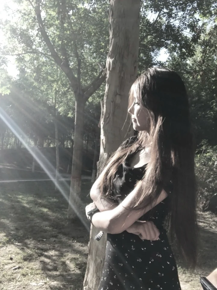 “在断掉的篇章里为你写下永恒诗”滤镜女头