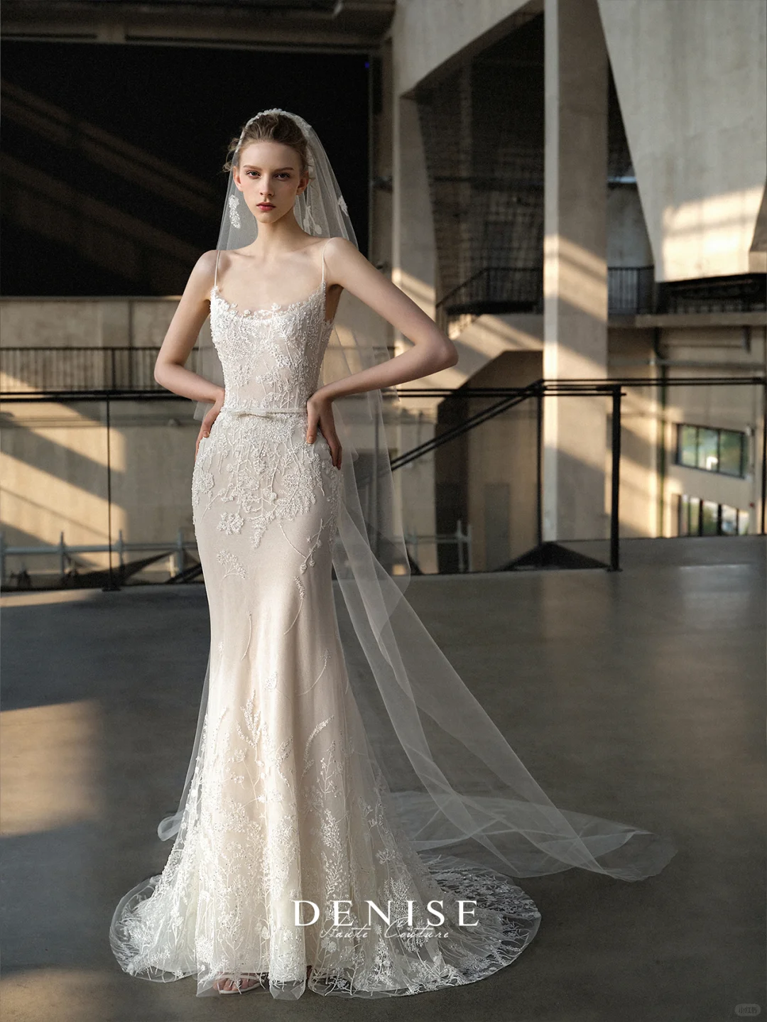 蕾丝鱼尾纱👰‍♀️回眸心动时，满身落皎皎