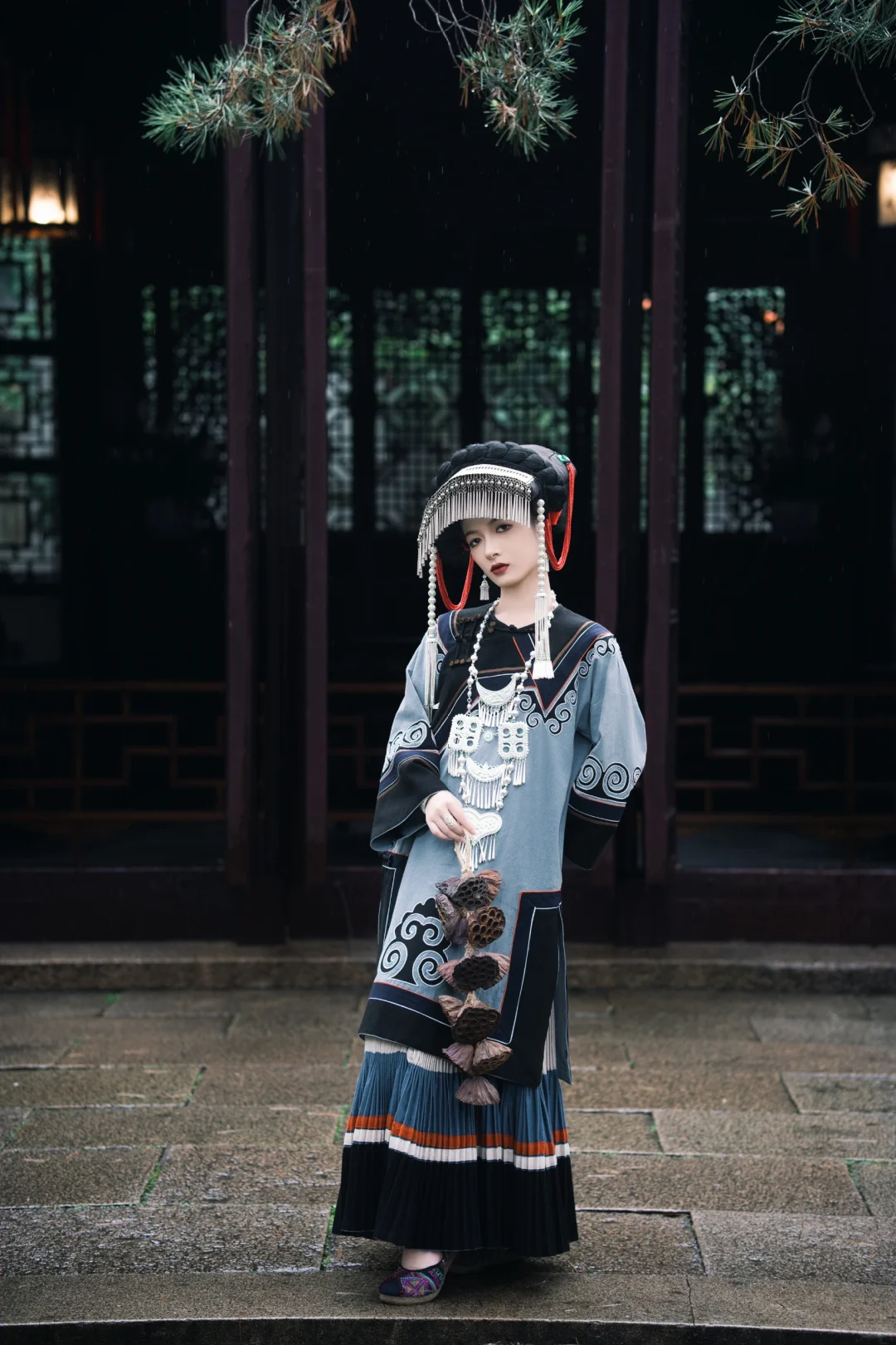 江南园林与民族服饰大碰撞