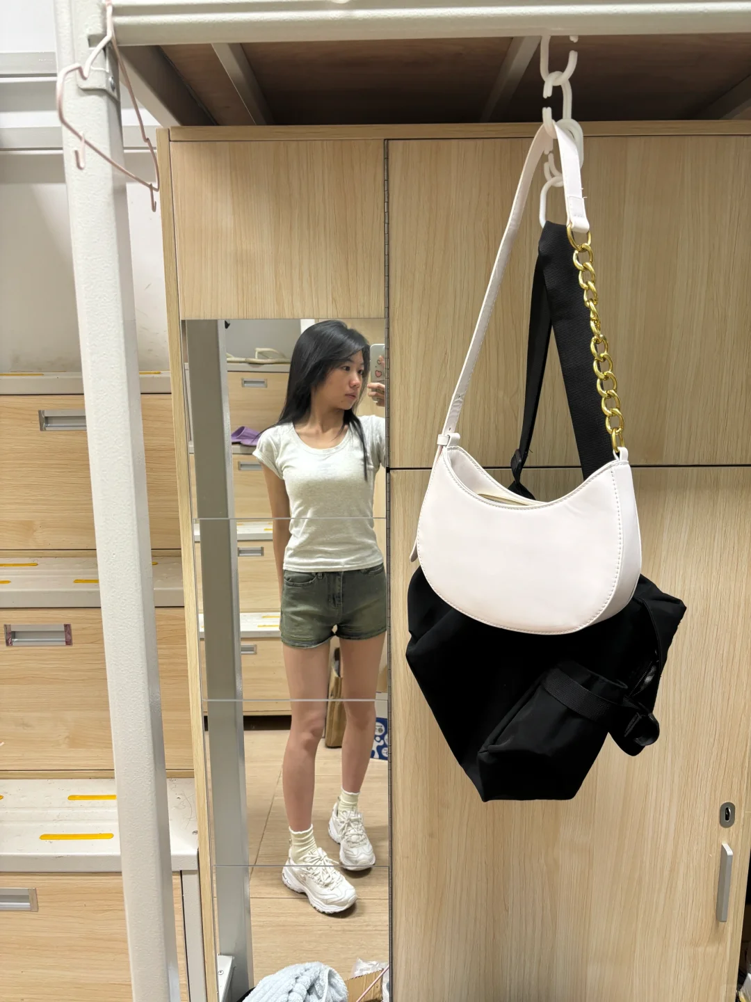 为什么我的腿像莲藕一样！一截一截的！