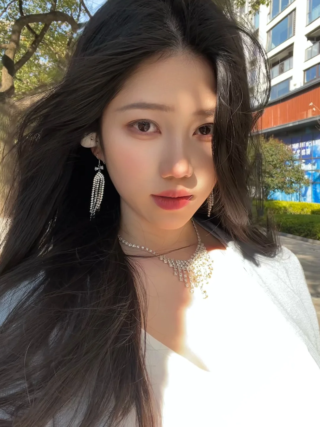 这种穿搭的女孩子竟然长这样…？