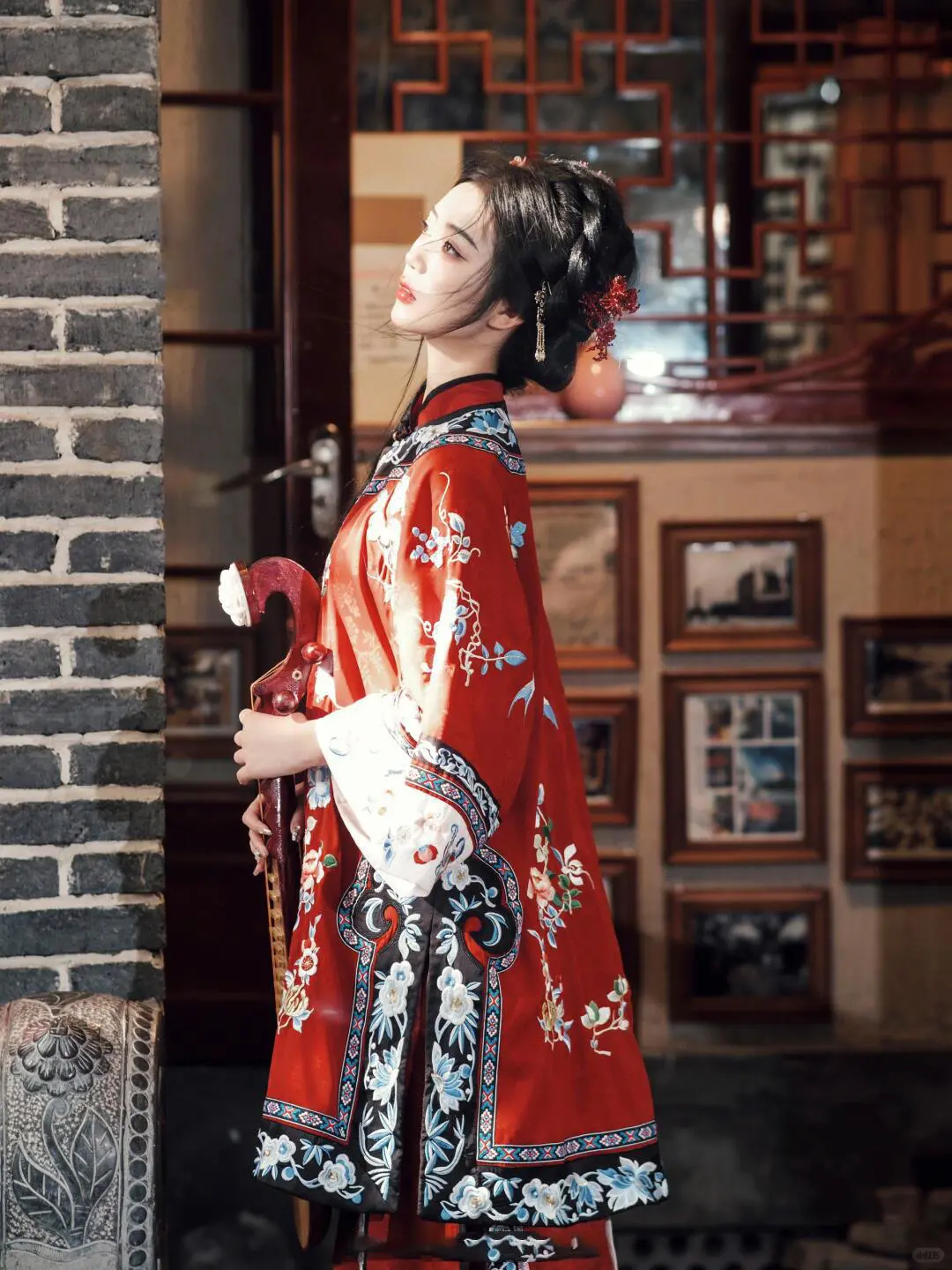 红色记忆：清汉女写真集