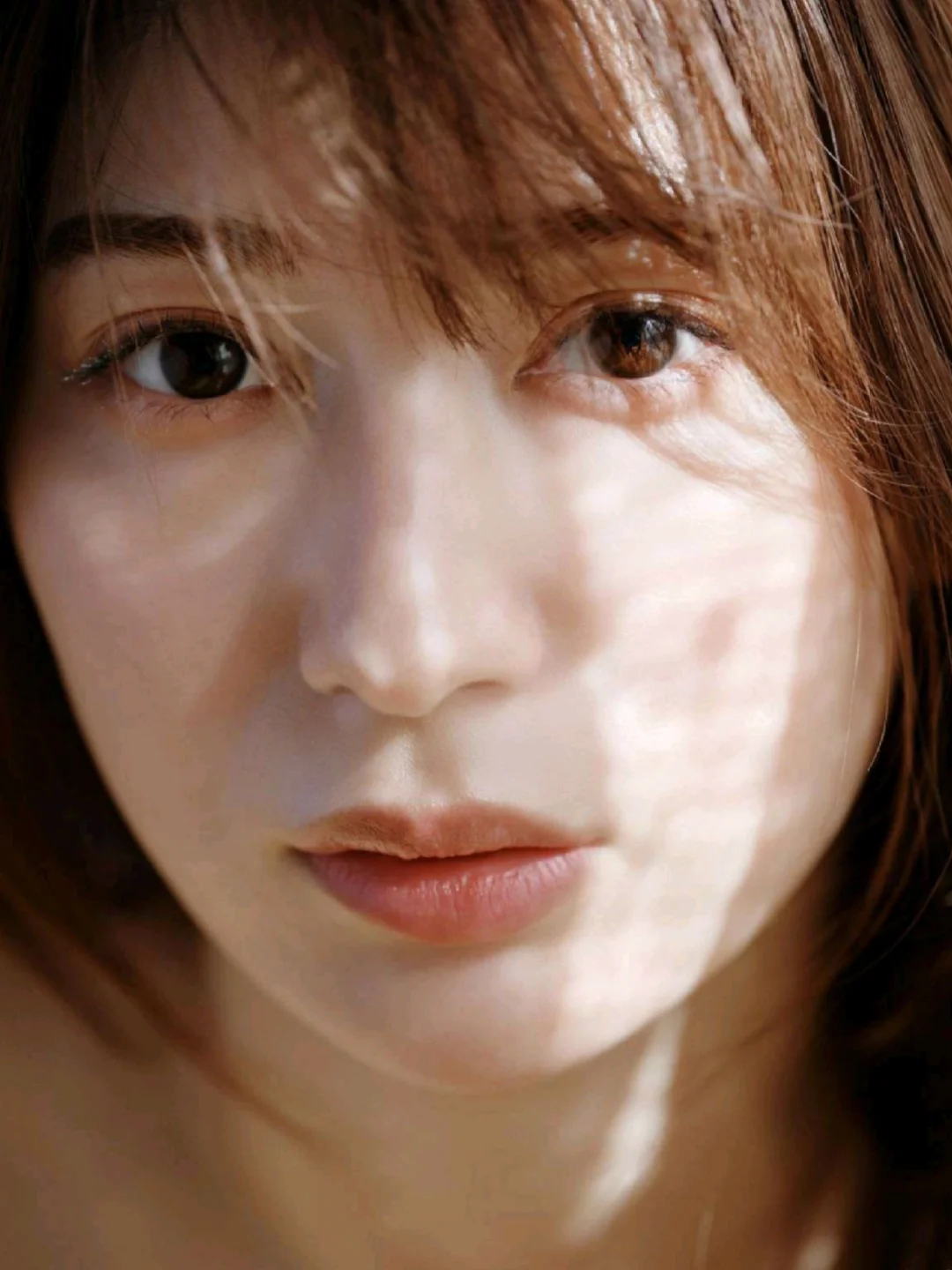 雪平莉左，气质优雅身材曼妙，还是混血儿