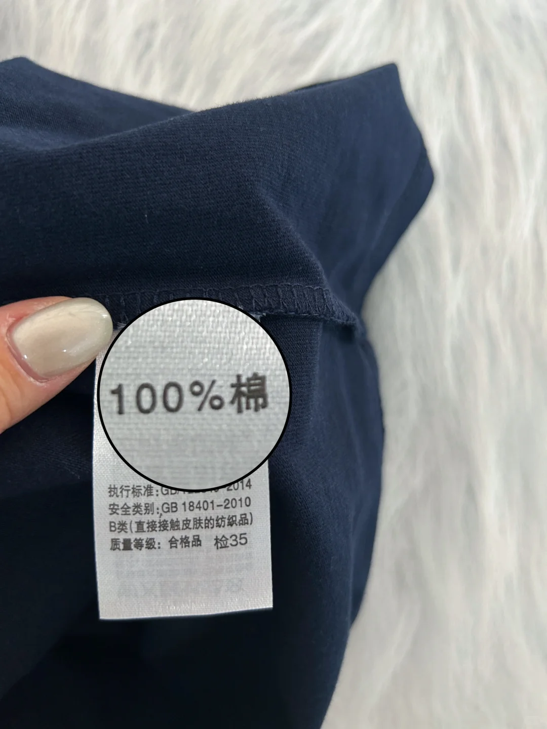 啊啊好喜欢！！分享件巨巨巨显白又好穿的短袖