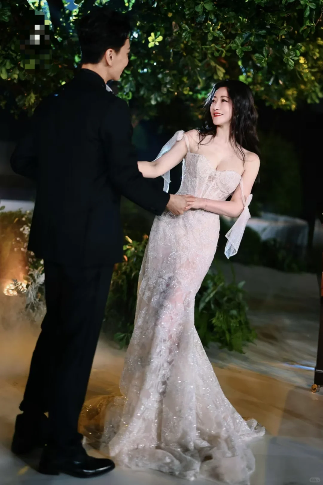 陈紫函蕞新婚纱照太美了，戴向宇好福气