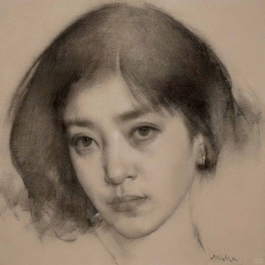 短发女青年