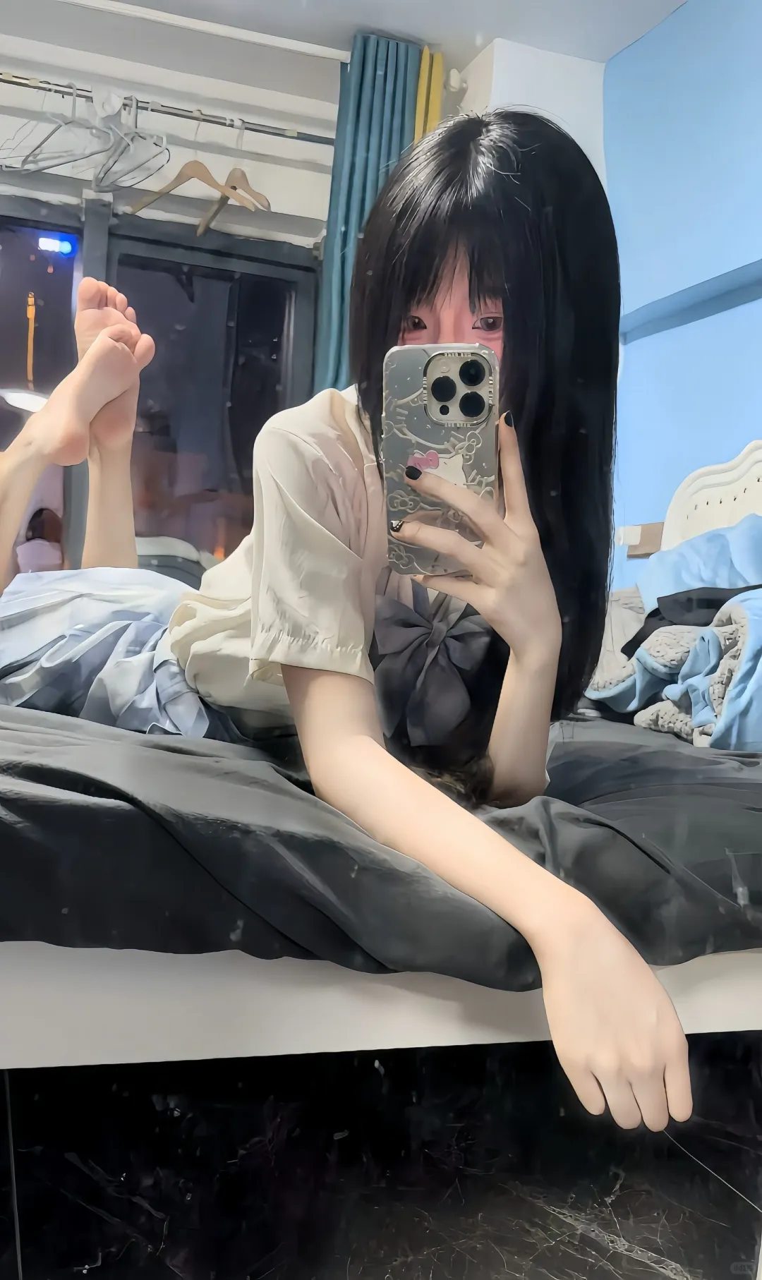 女大模特 配合度高 蹲摄影师