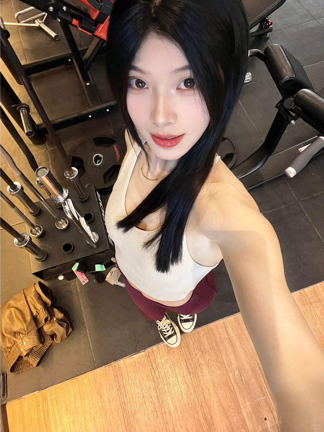 穿好看的衣服 练好看的身材