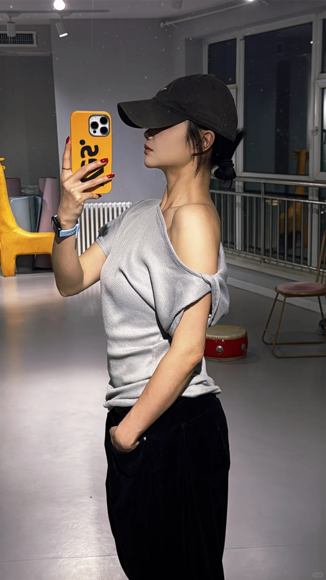 线条感才是女孩的魅力….