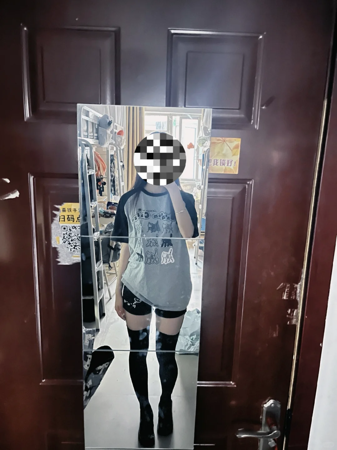 最喜欢过膝袜啦><