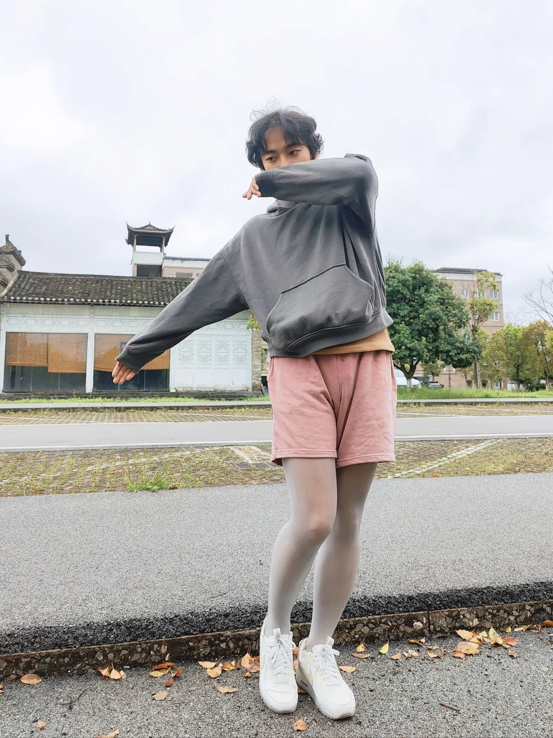 不同季节和体重下的白丝穿搭。