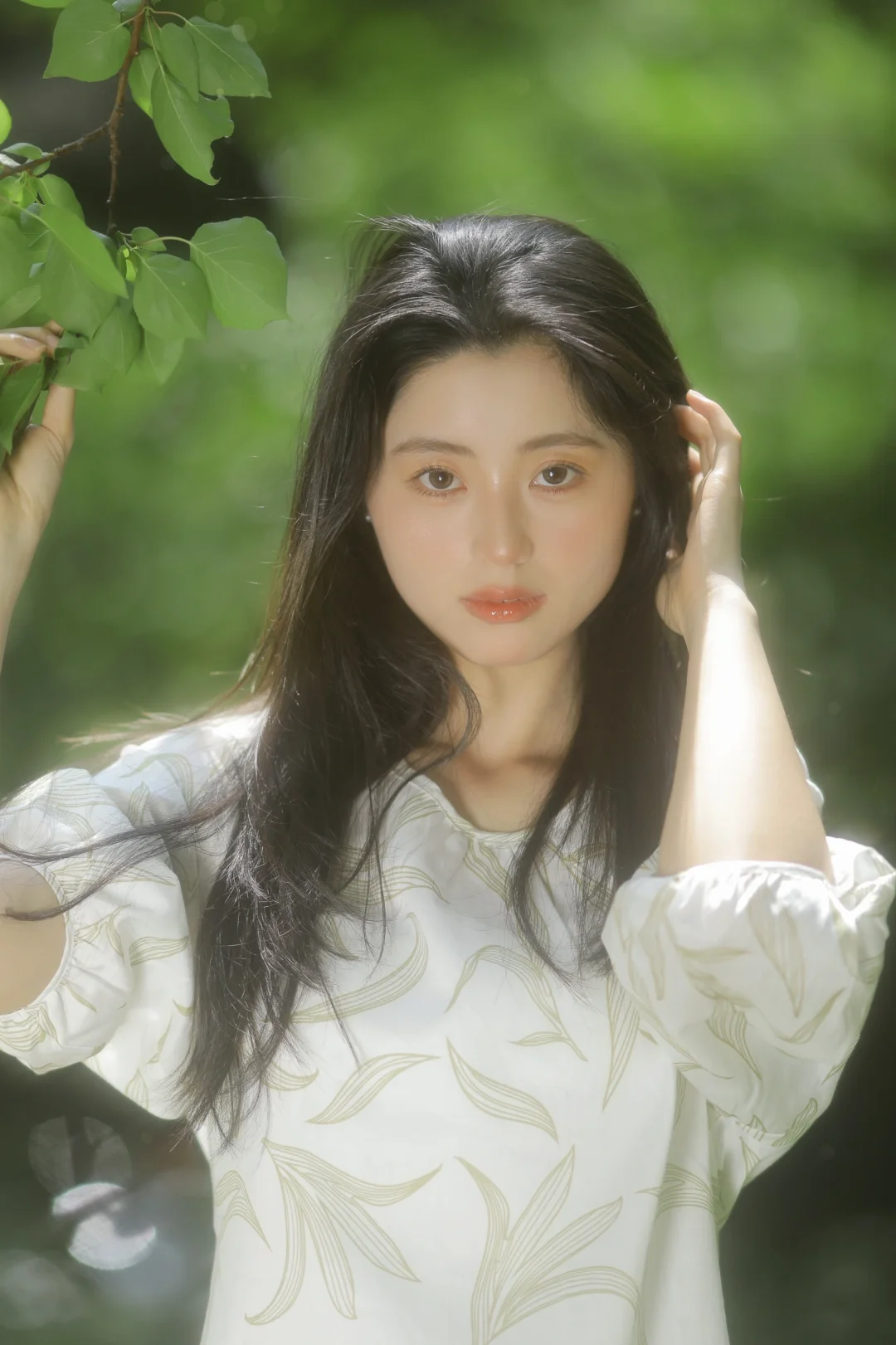 “少女心事散落在绿荫里”🌿