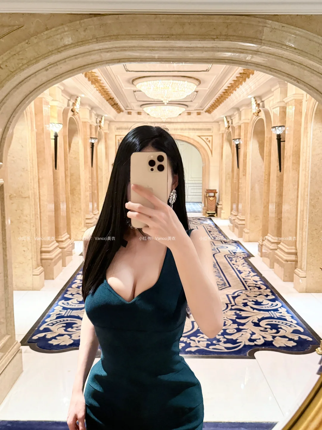 还有比墨绿更适合春天的颜色吗