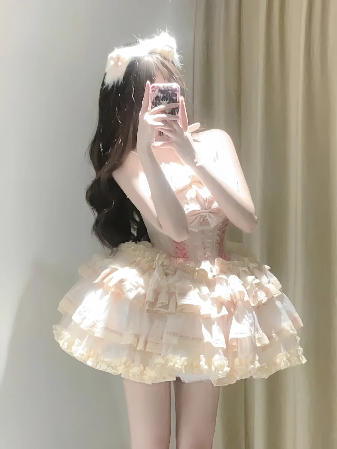 少女的裙摆