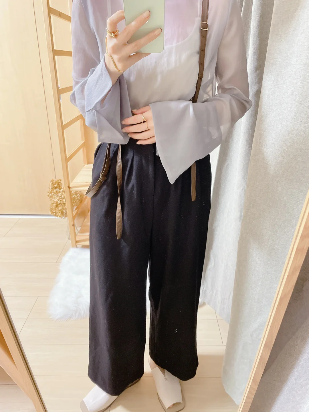 春季日系透视打底，偶尔也要慵懒女人味～