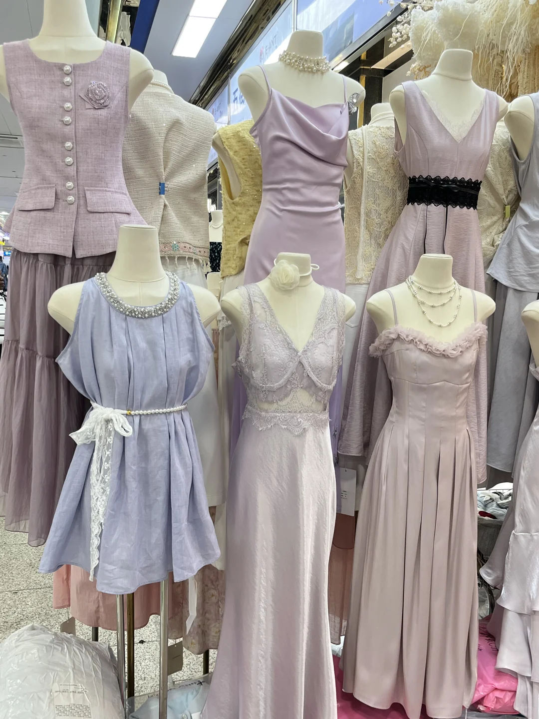 “这家店的衣服也太好看了吧”