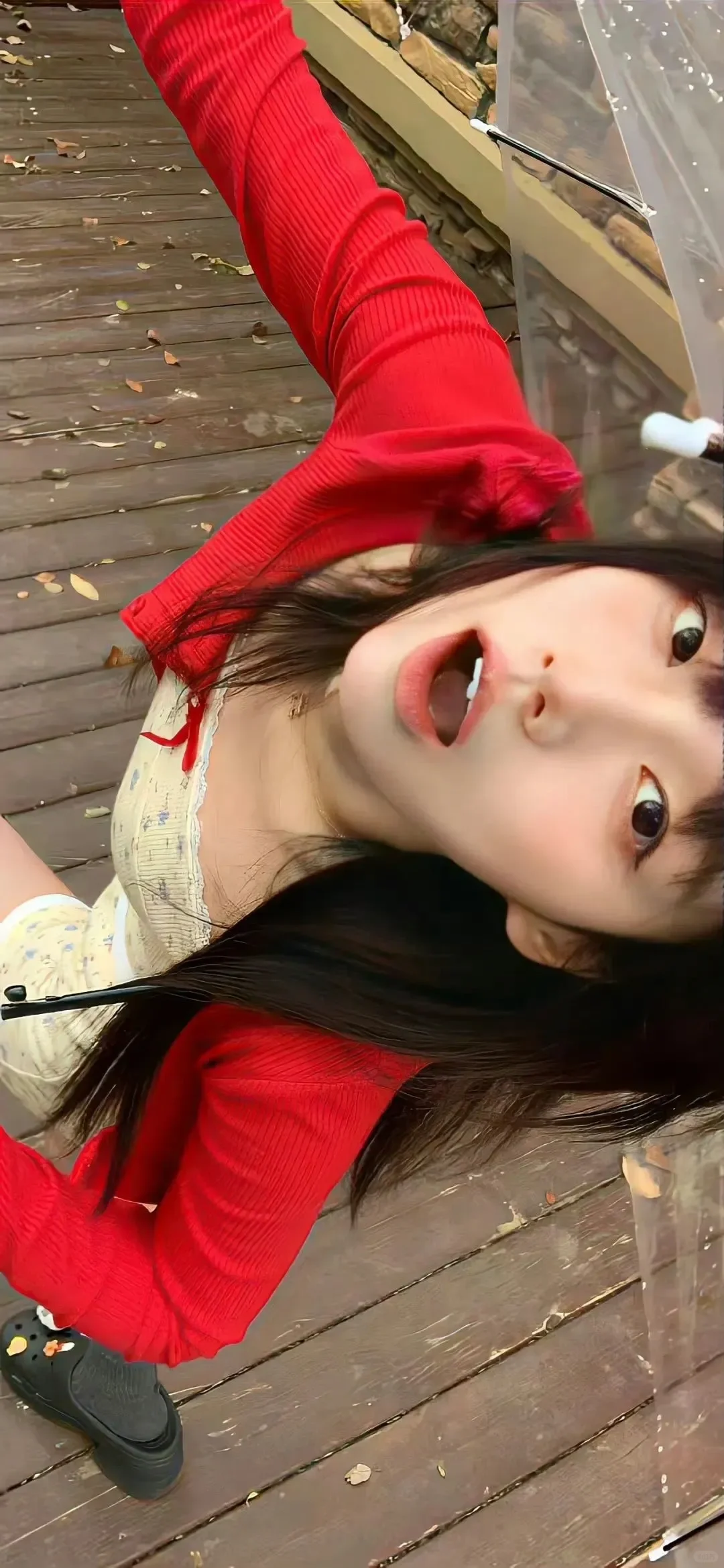 一组很绝的氛围感美女壁纸