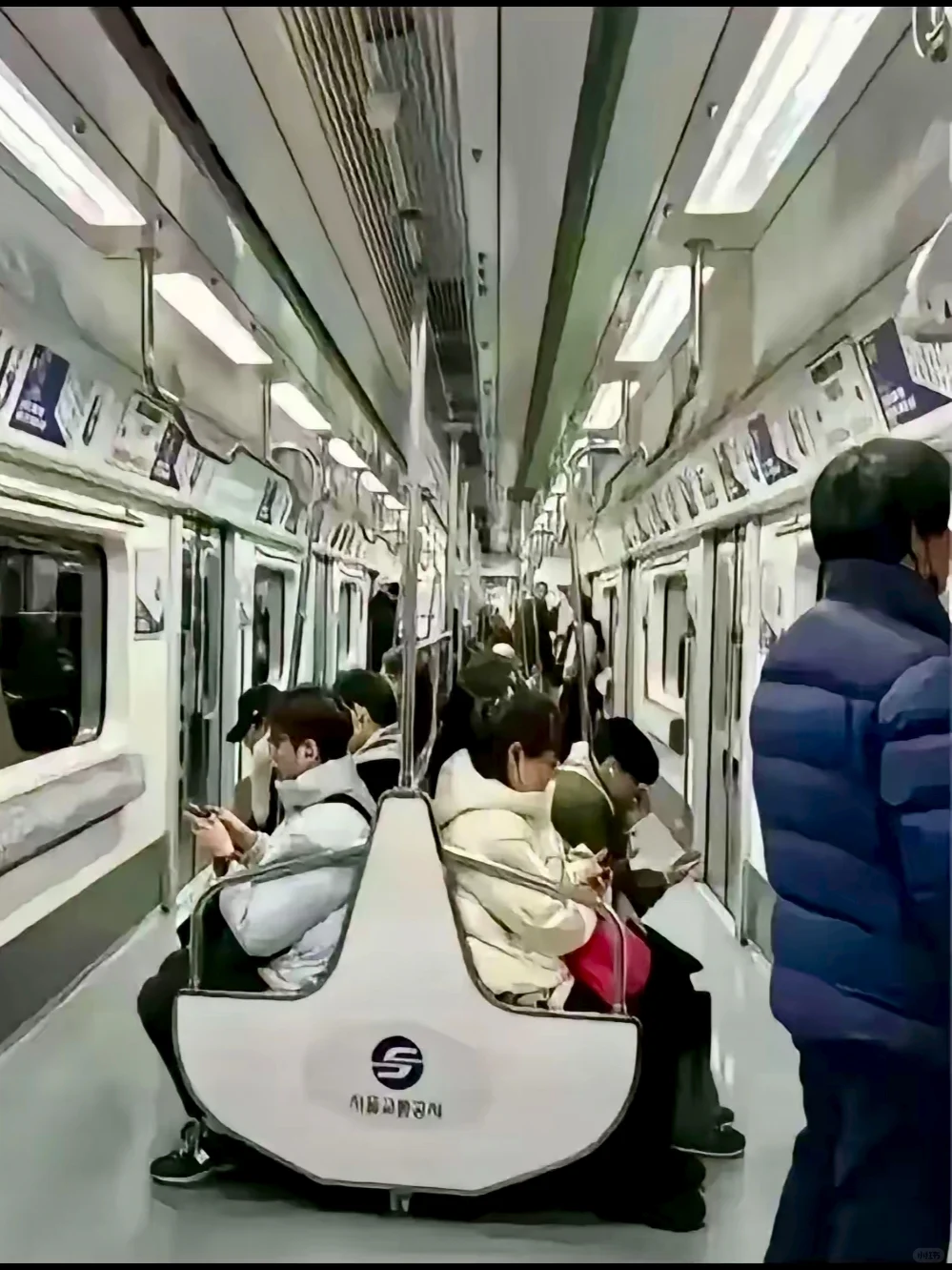 地铁为啥不这样安排座位？