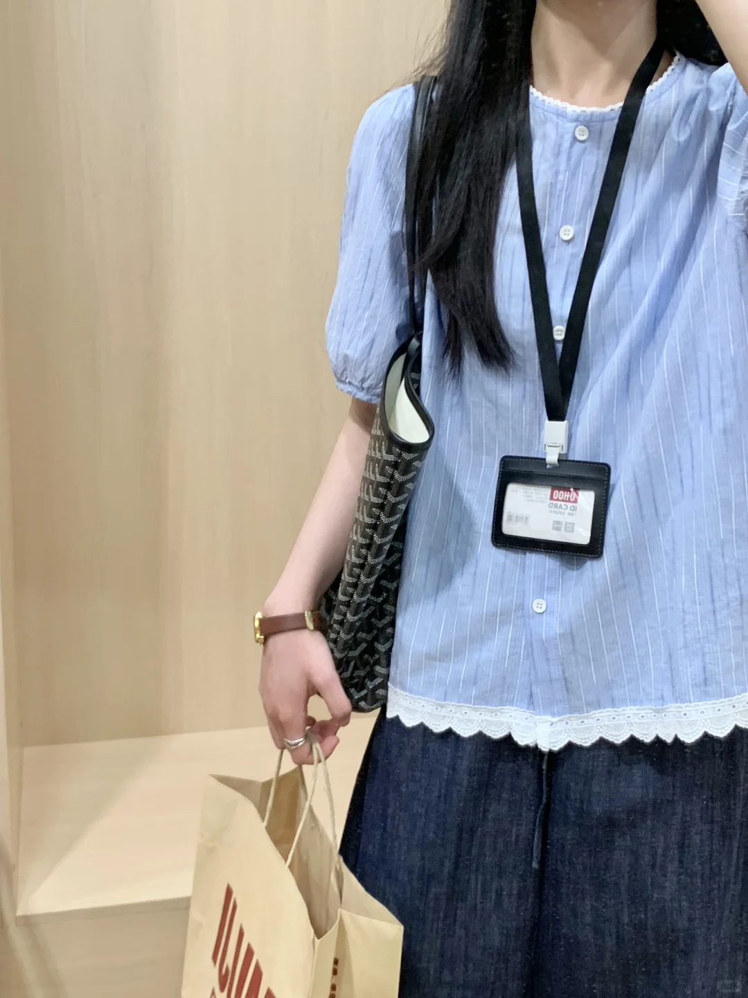 美哭了🥹，人生第一件蓝色蕾丝小衫～