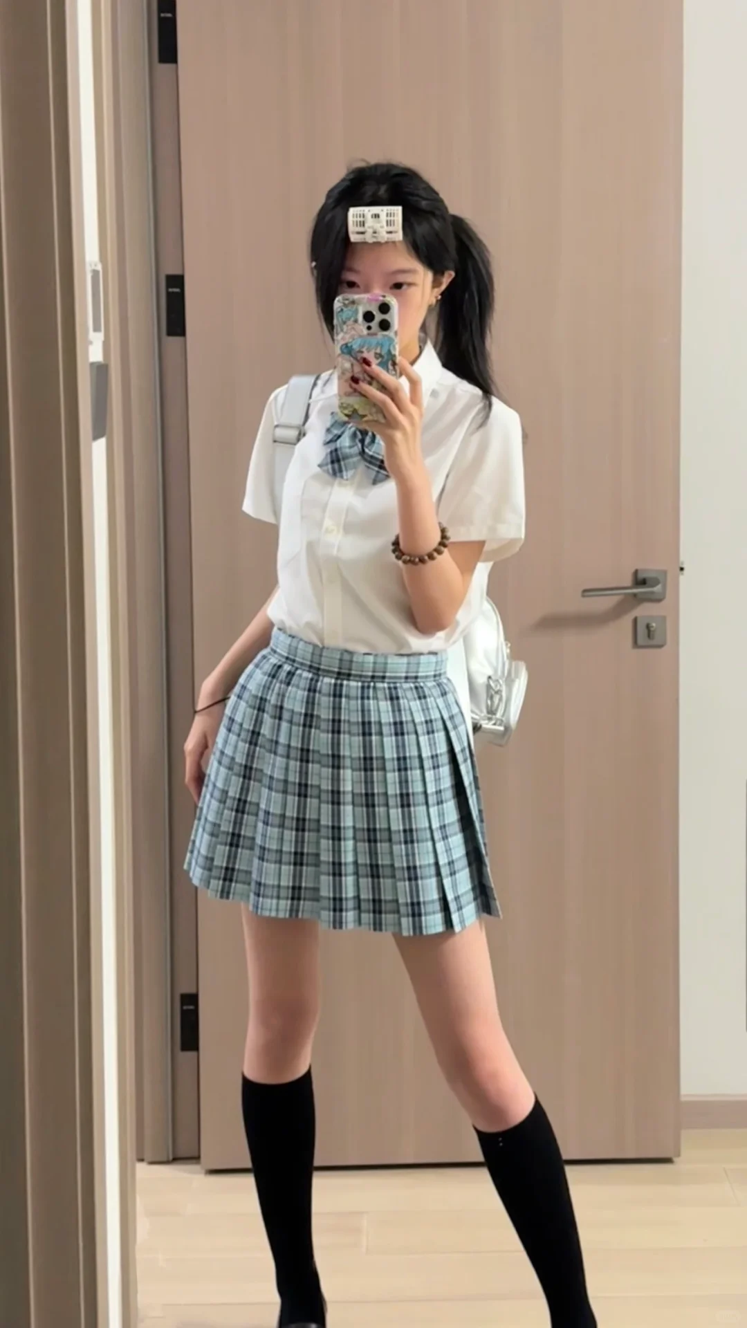 学妹，，放学可以跟我拍拍立得吗(•- •マ⟆