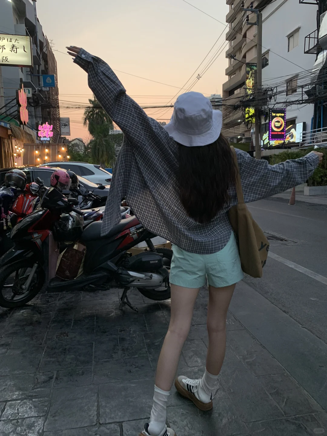 好热啊，今天穿了短裤🤣🤣🤣