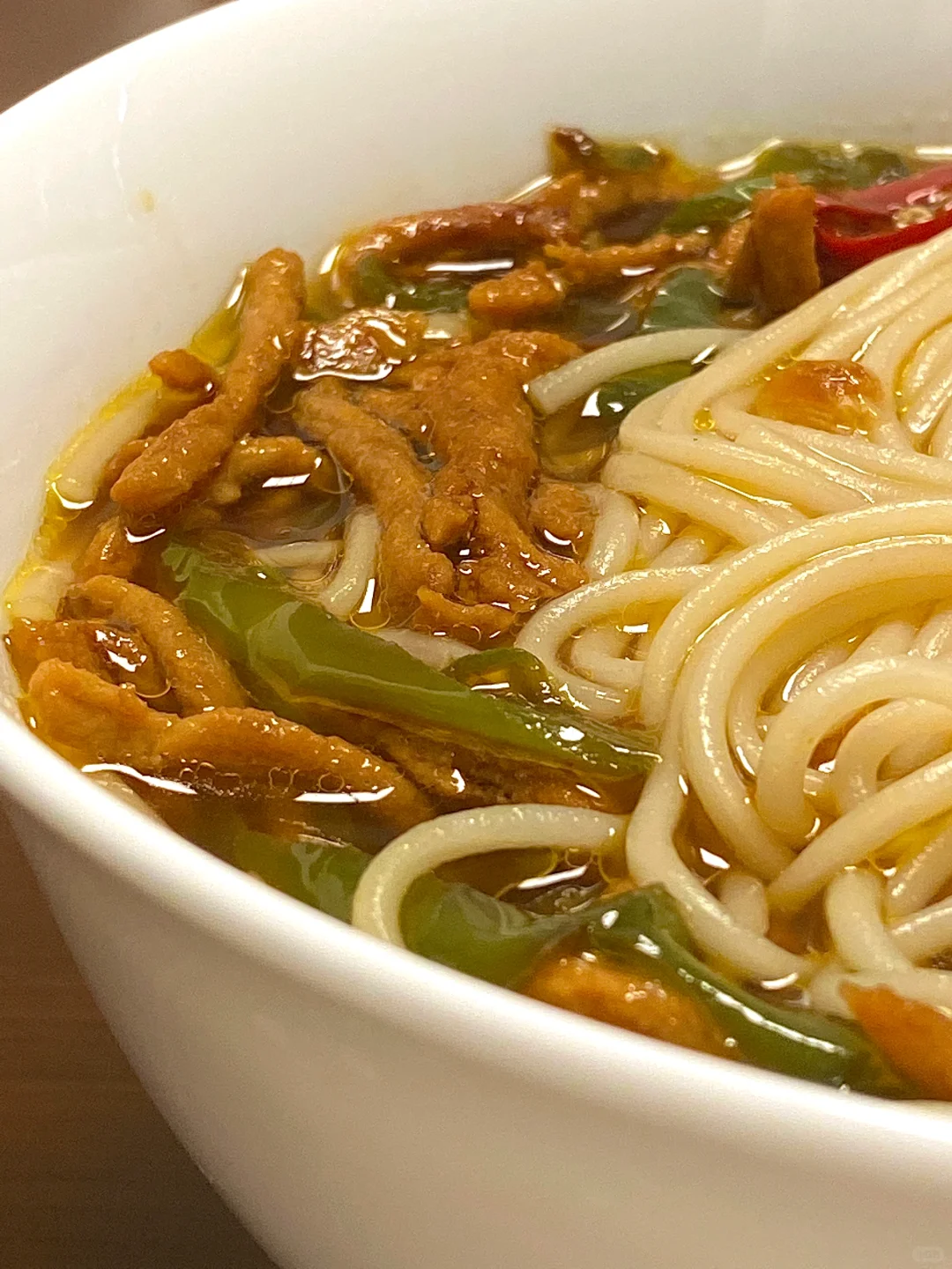 一人食吃什么｜双椒肉丝面！‍