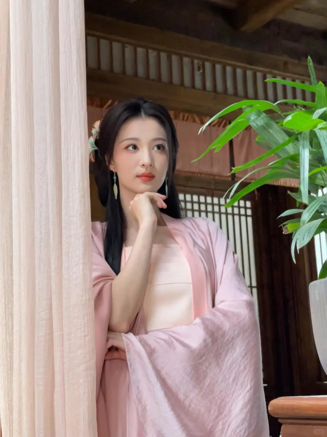 美得不像话，这长相谁见了都会心动的吧