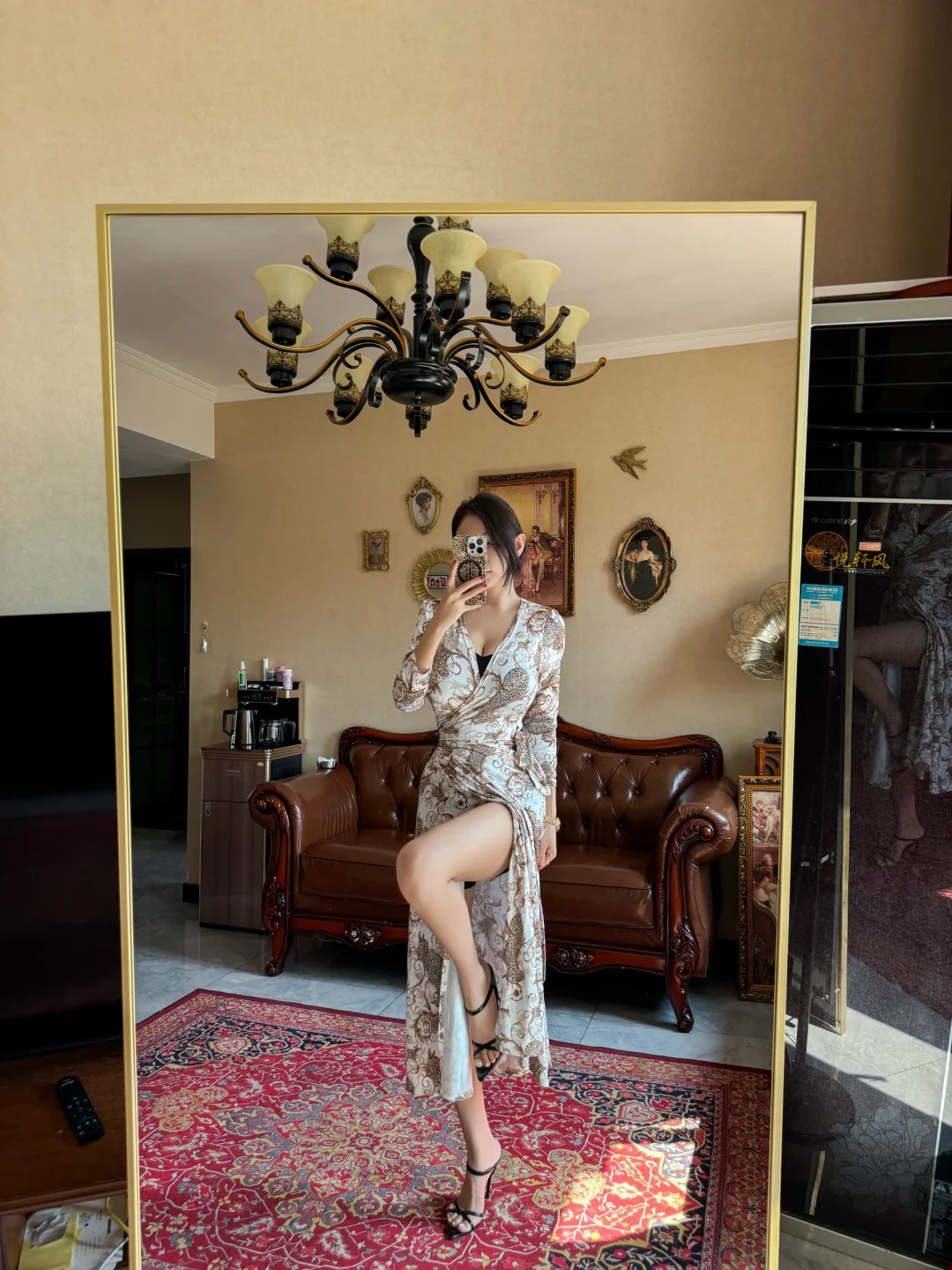 今年最火的豹纹元素 DVF绑带裙
